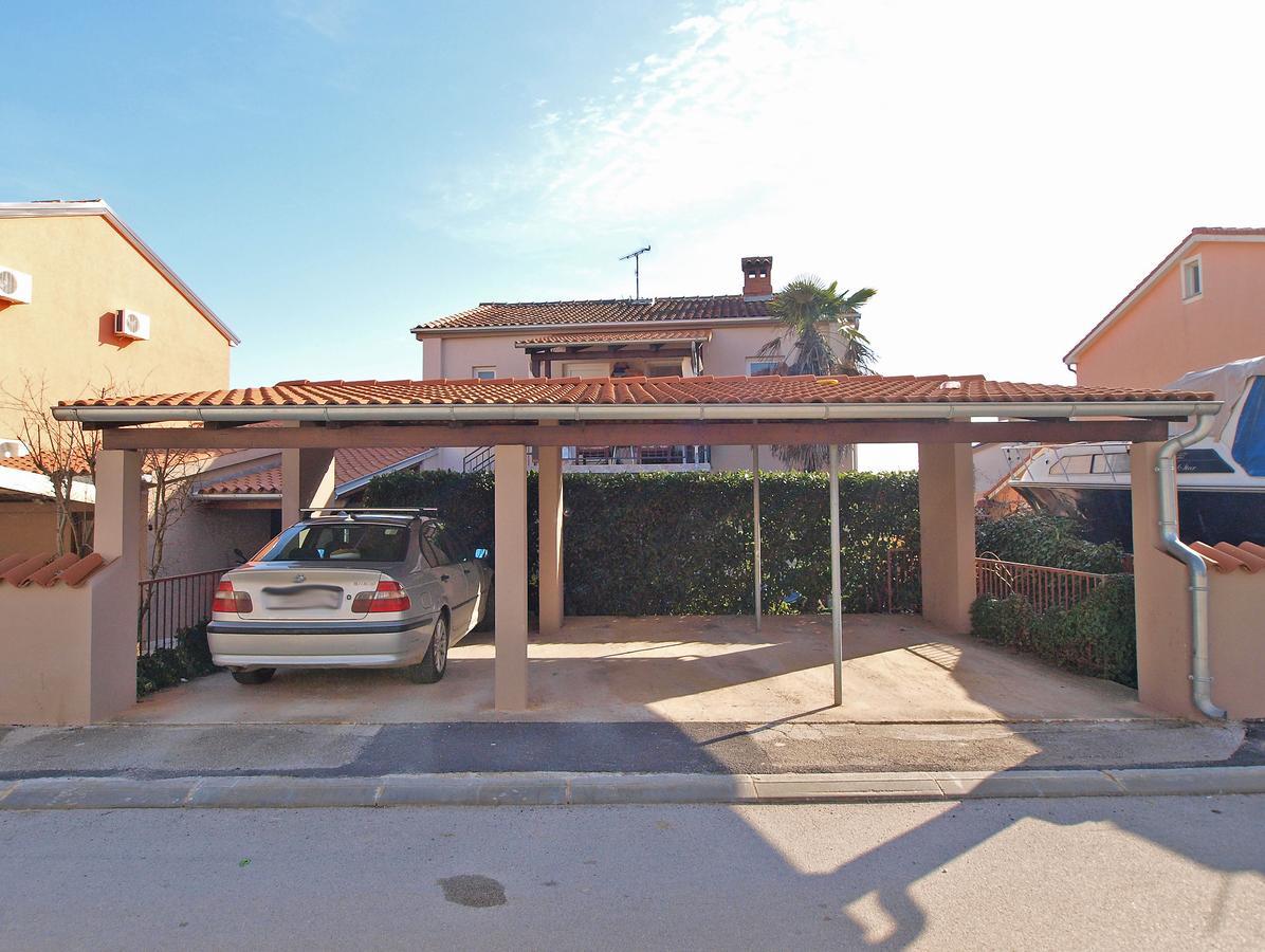 Apartment Mitar 1271 Fažana Kültér fotó