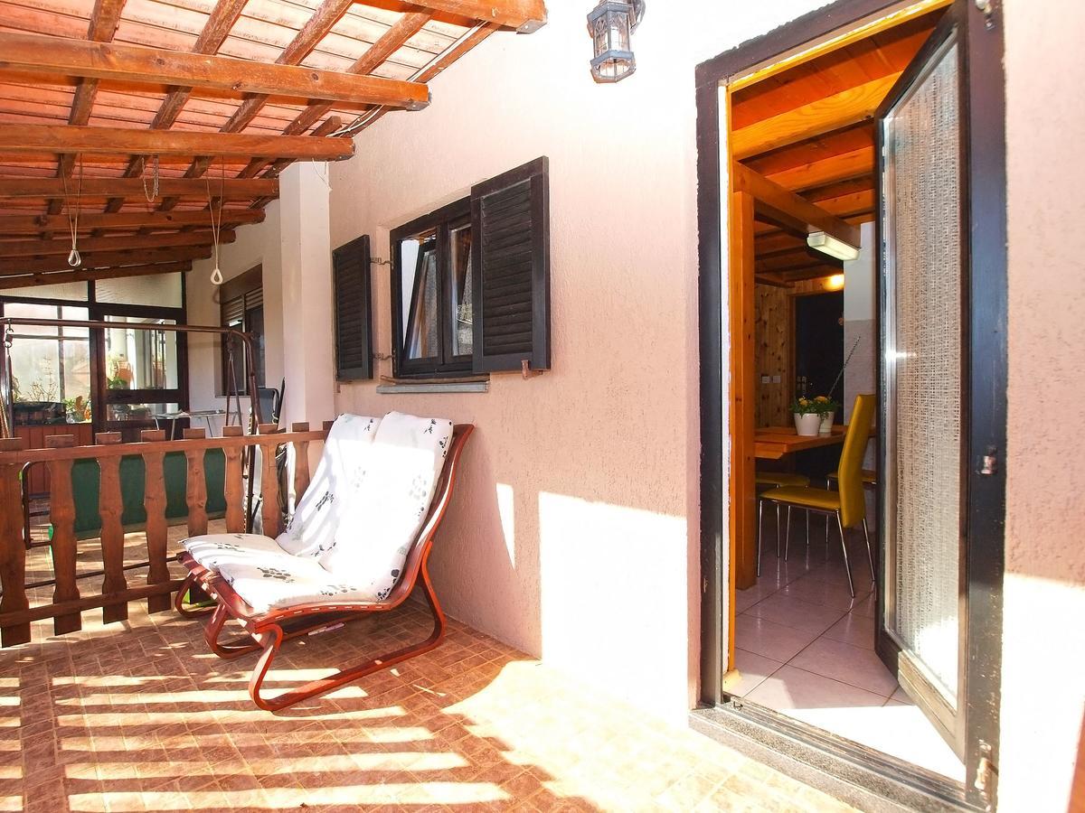 Apartment Mitar 1271 Fažana Kültér fotó